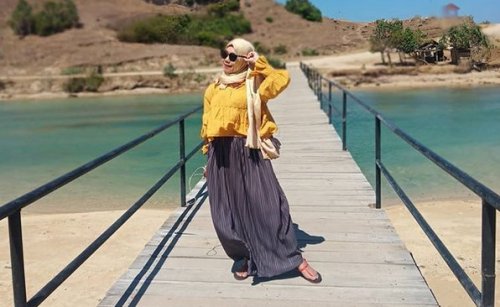 Kecantikan Spot Wisata, Sejarah dan Mitos, Harga Tiket Masuk , Fasilitas, Jalan Menuju Lokasi, Lokasi Wisata Pantai Kuta di Lombok Tengah