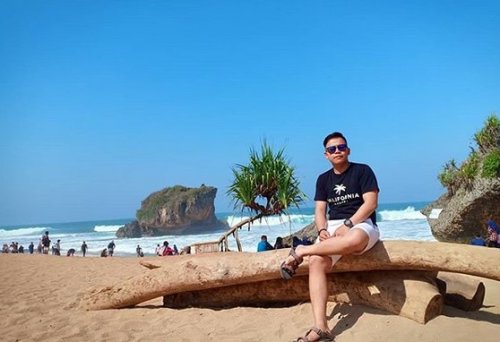 Begitu Menarik, Yang Bisa Dilakukan , Penginapan di Lokasi, Inez Resort , Wisata Kuliner , Oleh Oleh Khas , Fasilitas Yang Ada , Tips Berwisata , Harga Tiket Masuk , Rute Menuju Lokasi, Potret Menarik Pantai Kukup di Gunungkidul Yogyakarta dan Berapa Harga Tiket Masuknya?