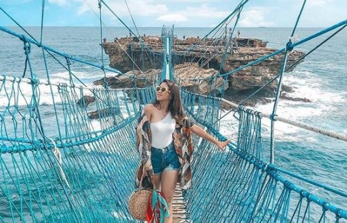 Indahnya , Sejarah Asal Usul , Harga Naik Gondola, Jalan Menuju Lokasi, Harga Tiket Masuk, Berapa Harga Naik Gondola di Pantai Timang Jogja?
