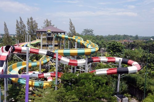 Buka Jam Berapa, Harga Tiket Masuk, Banyak Promo, Tempat Unik, Singkat Cerita, Fasilitas dan Wahana, Jogja Bay Waterpark Yogyakarta