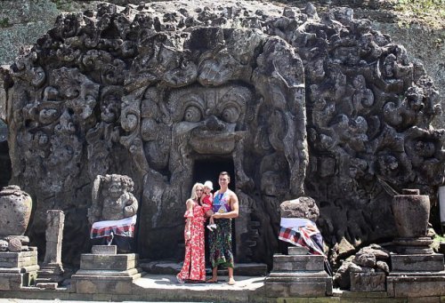 Wisata Goa Gajah Ubud Gianyar Bali
