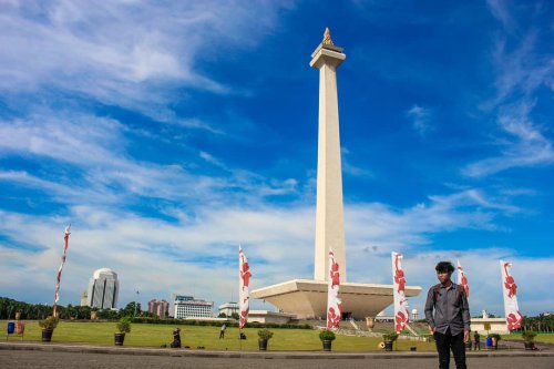 Mengenal Sekilas , Daya Tarik , Museum Sejarah Nasional, Relief Sejarah Indonesia, Ruang Kemerdekaan, Pelataran Puncak dan Api Kemerdekaan, Tips Berkunjung, Monas Monumen Nasional Jakarta