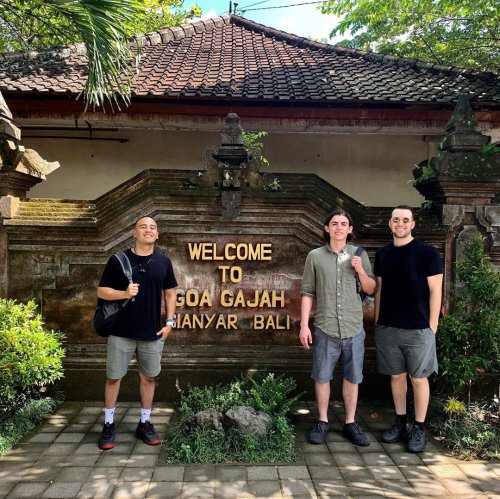 Sejarah Singkat, Legenda Goa Gajah, Keindahan Keunikan, Lokasi Wisata, Harga Tiket Masuk, Fasilitas Yang Ada, Cara Menuju Lokasi, Nama Mirip, Penginapan dan Wisata Terdekat , Objek Wisata Goa Gajah Gianyar Bali