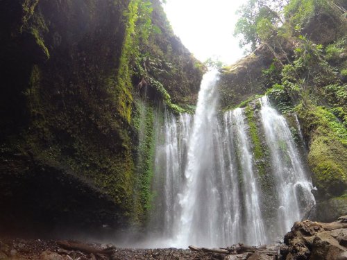 Keindahan Air Terjun Sendang Gile