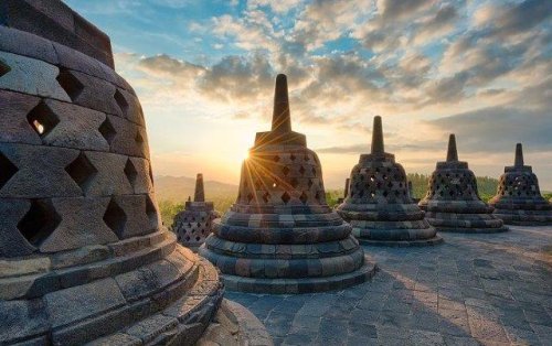 Aset Sejarah, Bangunan Candi , Sejarah Singkat, Terjemahan Isi Prasasti Canggal, Lokasi Dimana , Candi Canggal Magelang