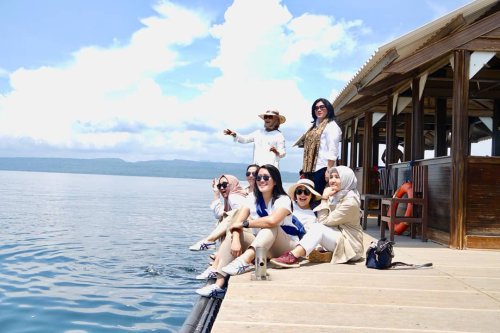 Menilik Lokasi, Keindahan, Harga Tiket Masuk, Rute Menuju Lokasi, Tips Berlibur, Wisata Rumah Apung Bangsring
