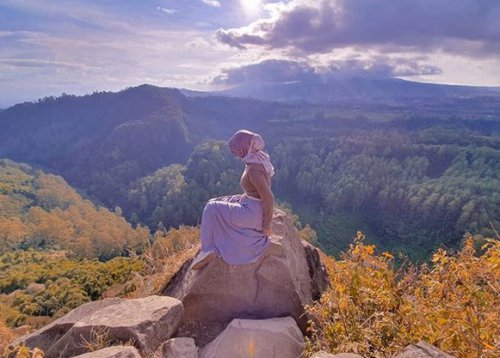 Harga Tiket Masuk, Mengenal Lokasi, Sejarah Kepopuleran, Asal Usul Nama, Sisi Menarik, Cerita Mistis, Fakta Misteri, Cara Ke Lokasi Naik Motor, Tips Liburan, Tebing Keraton di Kabupaten Bandung Barat