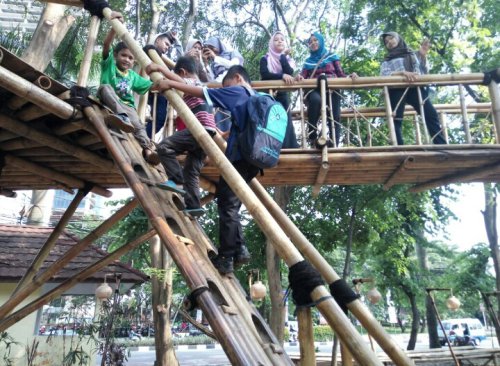 Taman Bambu Yang Cantik