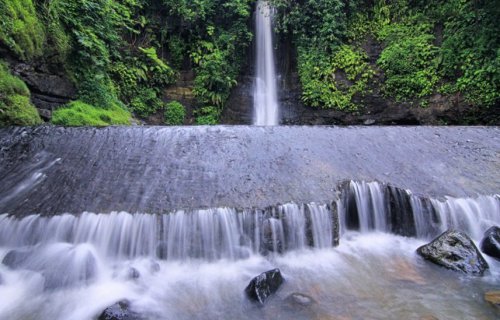 Top 10+ Gambar Curug Bangkong Kuningan, Lokasi Alamat, Misteri Mitos, Rute Jalan Menuju Wisata + Asyik Mandi Sambil Berenang di Area?