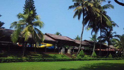 Wahana Menarik , Paket Outbound Situ Gintung, Danau di Taman Situ Gintung, Cerita Mistis , Taman Wisata Pulau Situ Gintung Tangerang