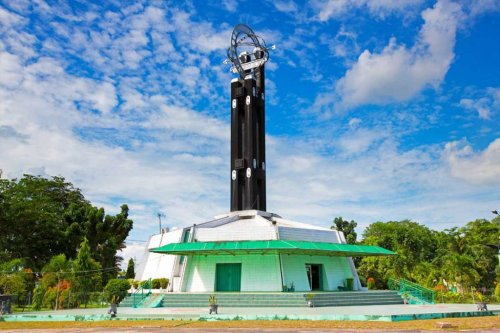 Top 10+ Gambar Tugu Khatulistiwa Pontianak, Lokasi Alamat, Jam Buka + Nomer Telepon