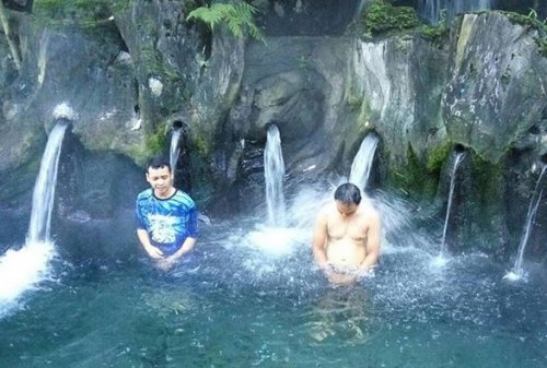 Pemandian Air Panas Guci: Selain untuk Relaksasi, Katanya Tempat Wisata Ini Dapat Menyembuhkan Penyakit Lho!