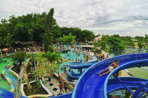 Keseruan di Lokasi , Harga Tiket Masuk, Waterpark Indramayu, Wahana Agung Fantasi Waterpark, HTM Agung Fantasi Waterpark, Kolam Renang Tiga Bintang Firdaus, Serunya Wisata Keluarga di Waterboom Bojongsari Indramayu