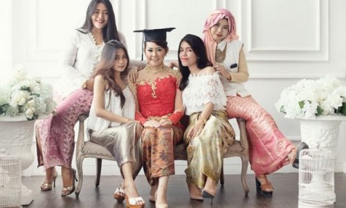 1. Creativa Studio, 2. Fotograferku.Net, 3. Bintang Galeri, 4. Bintang Ceria, 5. Rodeo Photography, Top 5+ Daftar Pilihan Studio Foto Terbaik di Sidoarjo Bagus Untuk Keluarga, Prewedding Atau Photo Bayi