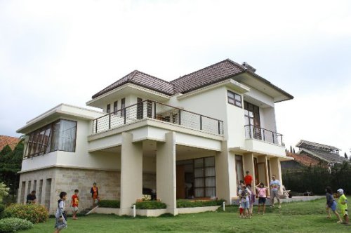 1. Villa Sophia, 2. Villa Aurelia, 3. Satria Biru, 4. Villa Istaghna, 5. Santo Yusuf, 6. Batu Merah, 7. Tipe Cartoon, 8. Tipe Nothingham, 9. Vila Arisela, Daftar Pilihan Villa di Daerah Cibodas Yang Nyaman Harganya Mulai Dari Rp.700.000