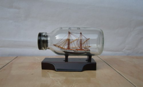 1. Perahu Dalam Botol, 2. Patung Anoa Kayu, 3. Asbak Kaca Kerang laut, 4. Pajangan Perahu Kayu, 5. Patung Kayu Ayam, 6. Kerajinan Perak, 7. Kain Tenun, 8. Sarung Tenun, 9. Pernak-pernik Aksesoris, 10. Kaos Khas, Top 10+ Referensi Cinderamata Khas Daerah Kendari Yang Sangat Unik dan Kreativ Ini Wajib Kalian Miliki