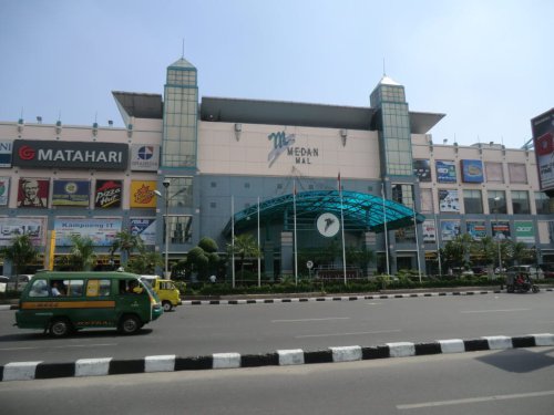 1. Medan Mall, 2. Lippo Plaza, 3. Center Point Mall, 4. Plaza Medan Fair, 5. Sun Plaza, 6. Grand Palladium, 7. Camridge City Square, 8. Focal Point, 9. Manhattan Time Square, 10. Ringroad City Walks, Top 10+ Referensi Mall Terkenal, Megah dan Lengkap di Daerah Medan Yang Ada Bioskopnya