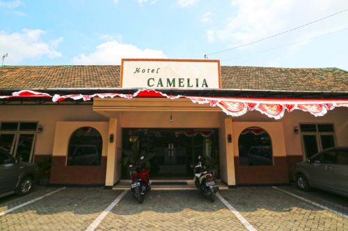 1. Hotel Camelia, 2. Raya Mandoroko, 3. Ning Ed-Hotel, 4. Omah Kawi Syariah, 5. Helios Hotel, 6. The Himana, 7. Kapal Garden, 8. Mirabell Hotel, 9. Riche Heritage, 10. Hotel Sahid Montana, 11. Everyday Smart, 12. Armi Hotel, 13. Damar Hotel, 14. Kartika Graha, 15. The Grand Palace, 16. Solaris Hotel, 17. Hotel Pelangi, 18. Hotel Trio Indah 2, 19. Ollino Garden, 20. Regent&rsquo;s Park, Top 20+ Hotel di Malang, Harga Murmer Mulai Rp.150.000