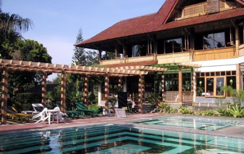 1. Sari Ater Hotel, 2. Lembah Sarimas Resort Hotel Ciater, 3. Ciater Spa Resort, 4. Tea Garden Resort, 5. Marbella Twin Waterfall Resort Ciater, 6. Villa ChavaMinerva Dima – Ciater Highland Resort, 7. Pesona Ciater, 8. Villa De Nata, 9. Villa Albadar, 10. Villa Marindu and Glamping, 11. Villa Lembah Hijau Ciater, 12. Puspa Sari Hotel, 13. Villa Montana, 14. Villa Montero, 15. Villa Barokah 1, Top 15+ Hotel Murah di Ciater Bandung, Fasilitas Super Oke Harga Mulai Rp.350.000