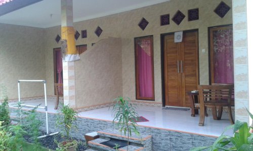 1. Risna Homestay, 2. Pandan Wangi, 3. Nusa Bagus, 4. Lembongan Tropical, 5. Yudist Guest House, 6. Nalaroka Inn, 7. Swara Homestay, 8. Nyoman Guest House, 9. Pandawa Homestay, 10. Bima Homestay, Top 10+ Penginapan Murah di Nusa Lembongan Bali Harga Mulai Rp.120.000 Adakah View Pantai?