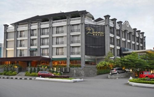 1. The Axana Hotel, 2. Savali Hotel, 3. Basko Premium Hotel, 4. Rocky Plaza Hotel Padang, 5. Hotel Ibis Padang, 6. Mercure Padang, 7. Hotel Grand Inna Padang, 8. Oxville Hotel, 9. Whiz Prime Hotel Khatib Sulaiman Padang, 10. Favehotel Olo Padang, 11. Rangkayo Basa Halal Hotel, 12. Plan B Hotel, 13. Hotel Padang, 14. Bunda Hotel Padang, 15. HW Hotel Padang, Top 15+ Hotel Terbaik Dengan Harga Terjangkau di Padang Sumatera Barat Mulai Rp 388.000
