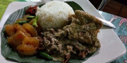 Jangan Ngaku Anak Bangsa Sejati, Kalau Belom Cobain 10 Gudeg Enak di Jakarta Ini!