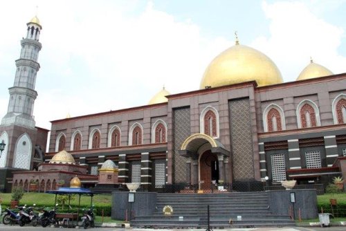 1. Masjid Kubah Emas, 2. Agrowisata Belimbing Dewa, 3. Gubung Mang Engking, 4. Godong Ijo, 5. Soto Kauman Express, 6. D&rsquo;Kandang Amazing Farm, 7. Margocity, Tempat Ngabuburit di Wilayah Depok Yang Enak dan Menyenangkan, Simak Rekomendasi Berikut Ini