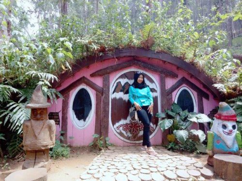 Rumah Hobbit Cangkringan dan Bantul