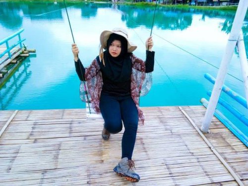 Harga Tiket Masuk, Bukan Fenomena Alam, Rutenya Mudah, Keindahan Warna Air, Disambut Ramah, Warna Air Berubah, Sewa Perahu, Ada Penampakan, Telaga Biru Cisoka, Kenapa Warna Air Berubah?
