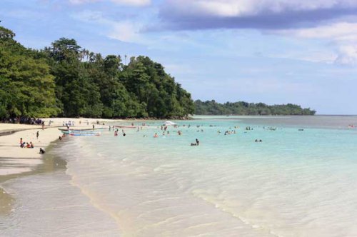 Top 10+ Rekomendasi Pantai di Daerah Maluku Paling Terkenal Dengan Keindahan Alam Yang Tak Tertandingi