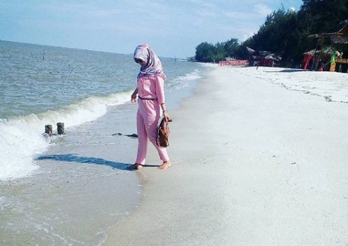 1. Memiliki Pemandangan Alam yang Indah, 2. Berdekatan dengan Resort Mewah, 3. Banyak Watersport, 4. Theme Park, 5. Kebun Binatang Mini, 6. Berkuda di Tepi Pantai, 7. Santai Sore di Pantai Cermin, 8. Harga Tiket Masuk yang Murah, Pantai Cermin Medan, 8 Fakta Menarik yang Membuat Kamu Harus Berkunjung ke Sini!