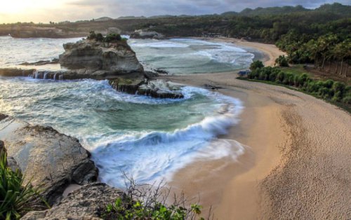 Yuk Lihat Keindahan Pantai Klayar di Pacitan Jawa Timur, Apakah Buka Atau Ditutup Hari ini?