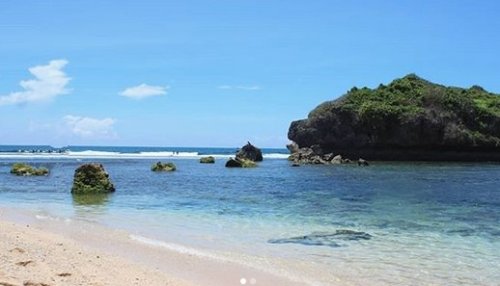 1. Berkenalan Dengan Dunia Bawah Lautnya, 2. Berkeliling Dengan Perahu Kano, 3. Berjemur Ala Pantai di Bali, 4. Camping Area, 5. Menikmati Sunset dan Sunrise, 6. Adanya Ritual Upacara Adat, 7. Penginapan Untuk Menginap, Top 7+ Alasan Mengapa Wajib Berkunjung ke Pantai Sadranan Saat di Jogja