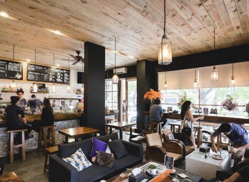 1. Six Ounces Coffee, 2. Ombe Kofie, 3. Kopium Artisan Coffee, 4. Coffee With Me, 5. Toby&rsquo;s Estate, 6. Conversations Over Coffee, Top 6+ Rekomendasi Coffee Shop di Daerah Jakarta Utara Yang Cozy Buat Nongkrong Sambil Co-Working