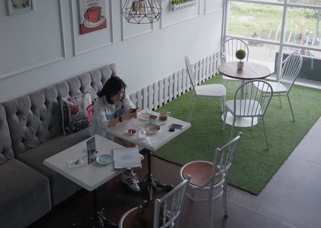 1. Eight Wheels Coffee, 2. Neighbor Collaboration, 3. Turning Point, 4. Oiio Bistro, 5. La Vie Kitchen And Coffee, 6. Firenze Gelateria, Top 6+ Rekomendasi Cafe Paling Instagramable di Daerah Tangerang Ini Bisa Bikin Kamu Makin Nge-Hits!