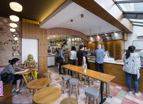 1. Gelato Secret, 2. Joe &amp; Dough, 3. Upnormal Coffee Roaster, 4. Saladstop!, 5. Chicory European Pattiserie, 6. Le Chocolat Lounge, Top 6+ Daftar Pilihan Tempat Nongkrong Terbaik di Daerah Menteng Yang Bikin Kalian Lupa Waktu