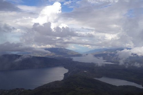 Top 10+ Rekomendasi Danau di Daerah Sumatera Barat Yang Kecantikannya Tak Tertandingi, Patut Kalian Kunjungi!