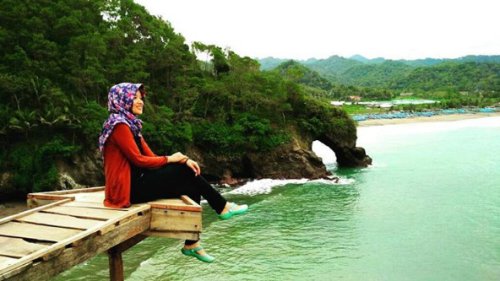 1. Lampon, 2. Sawangan, 3. Suwuk, 4. Watu Bale, 5. Logending, 6. Petanahan, 7. Pedalen, 8. Menganti, 9. Bopong, 10. Gebyuran, Top 10+ Pantai di Wilayah Kebumen Yang Instagramable dan Tidak Kalah Cantik Dengan Bali Maupun Jogja