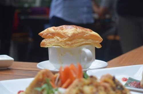 Top 6+ Rekomendasi Cafe Cantik di Daerah Tangerang Selatan Yang Cocok Untuk Hangout Bareng Teman Kalian