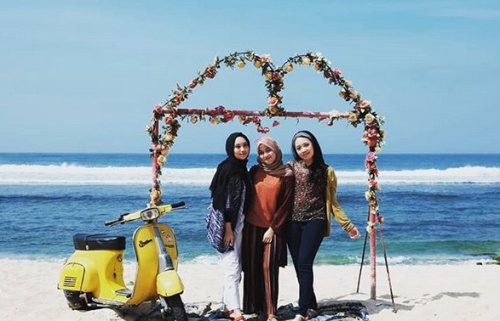 1. Menyelam Dan Berkenalan Dengan Dunia Bawah Lautnya, 2. Sungai Bawah Tanah, 3. Rock Climbing, 4. Camping Area, 5. Berbagai Macam Olahan Laut, 6. Bisa Menggunakan Transportasi Umum, Top 6+ Alasan Penting Mengapa Saat di Jogja Wajib Mengunjungi Pantai Pok Tunggal