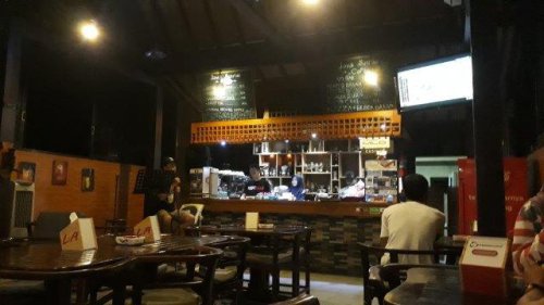 1. Java Sunrise Cafe, 2. Savana Cake, 3. Cafe D’Copiz, 4. New Xena Cafe &amp; Resto, 5. Palm Sugar Cafe, 6. Sweets Dessert, 7. Warung Morinawa, 8. Cafe Dig Dug, 9. Srengenge Wetan, 10. Conato Cafe, Top 10+ Daftar Pilihan Cafe Paling Favorit dan Hype di Daerah Banyuwangi, Sudah Pernah Mampir?
