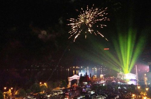 1. Pantai Dok 2, 2. Taman Mesran, 3. Danau Sentani, 4. Taman Yosudarso (Imbi), 5. Puncak Jayapura City, 6. Bukit Teletubbies, Top 6+ Rekomendasi Tempat Untuk Menikmati Kembang Api Tahun Baru di Jayapura