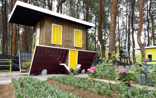 Top 10+ Wisata Rumah Terbalik di Indonesia Yang Instagenic Abis