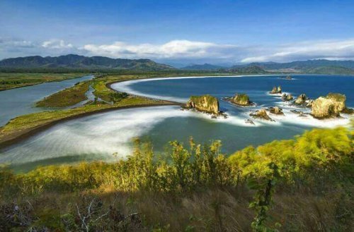 1. Teluk Love, 2. Pantai Payangan, 3. Bukit Samboja, 4. Alun Alun Kota, 5. Sevendream City, 6. Pantai Papuma, Top 6+ Referensi Destinasi Wisata Malam Hari Paling Asyik di Kota Jember Ini Bikin Kalian Lupa Pulang