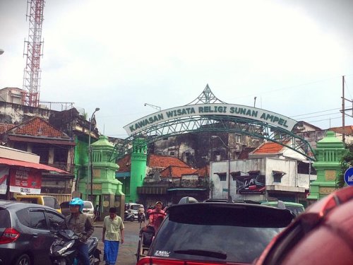 Perjalanan Religi , Petilasan Sunan Kalijaga, Istri Sunan Ampel , Hotel Dekat Lokasi , Kawasan Ampel Tempo Dulu, Sunan Giri Gresik, Wisata Religi Makam Sunan Ampel Surabaya