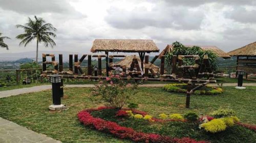 1. Bukit Sakura Kemiling, 2. Taman Kupu-Kupu Gita Persada, 3. Elephant Park, 4. Agrowisata Horti Park, 5. Taman Wisata Lembah Hijau, 6. Alam Wawai Eco Park, 7. Wisata Villa Gardenia, 8. Lungsir, 9. Taman Merdeka Metro, 10. Taman Nemo, Top 10+ Referensi Taman Paling Cantik Daerah Bandar Lampung, Salah Satunya Bisa Lihat Ikan Nemo Loh!