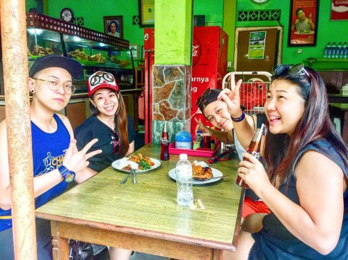 Top 10+ Rekomendasi Daftar Tempat Makan Enak di Kuta Bali dan Adakah Restoran Yang Halal?