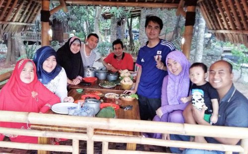 Top 10+ Rekomendasi Tempat Makan di Cikarang Yang Kekinian dan Adakah Lesehan Untuk Keluarga?