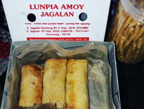 1. Lumpia Amoy, 2. Gang Lombok, 3. Lunpia Mataram, 4. Mbak Lien, 5. Pak Sastro, 6. Cik Meme, 7. Lunpia Express, 8. Lunpia 57, 9. Sari Rasa, 10. Lunpia Djoe, Top 10+ Rekomendasi Lumpia Basah di Semarang