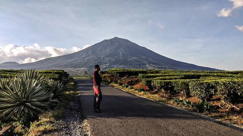 Top 10+ Daftar Pilihan Gunung Berapi Aktif di Negara Indonesia, Beserta Penjelasannya Yang Wajib Kalian Ketahui
